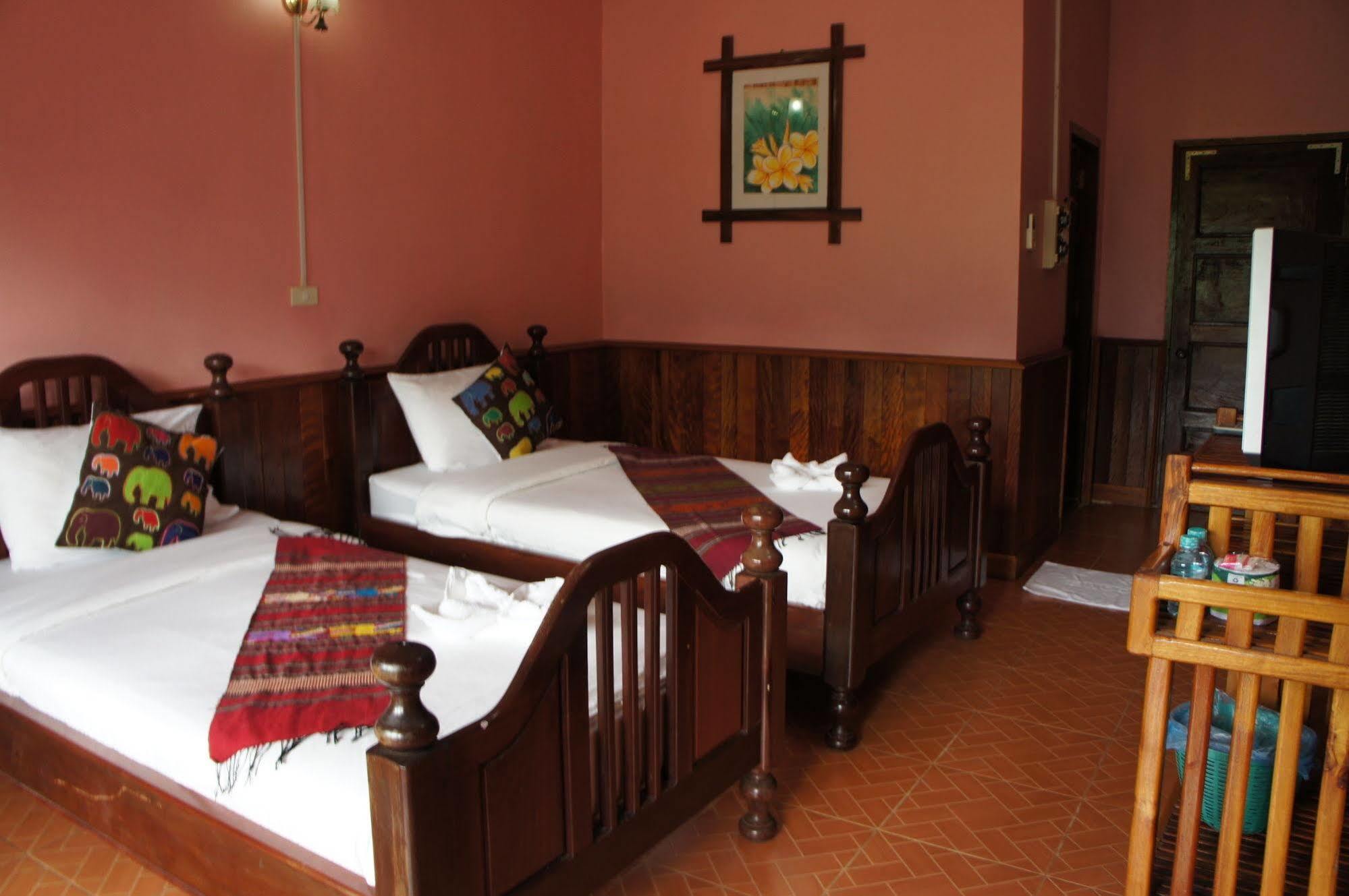 Domon Hotel Vang Vieng Exterior photo